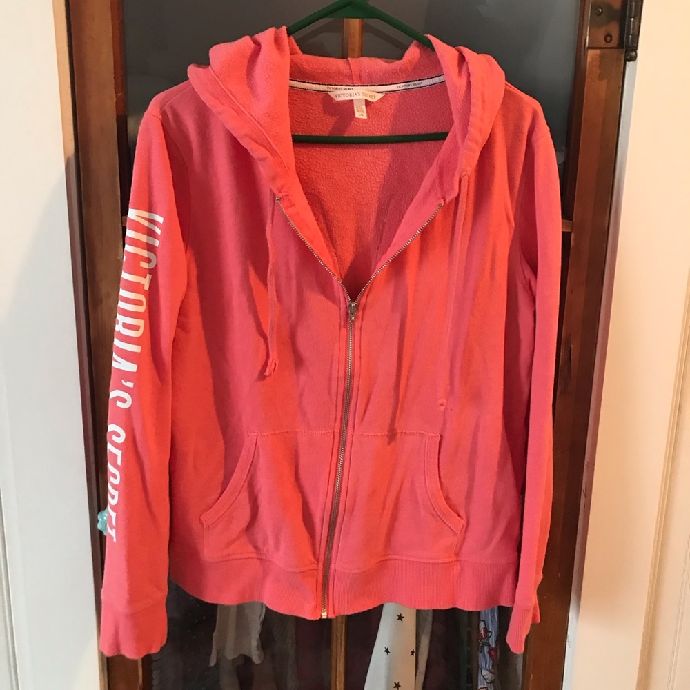 Hooded full zip up